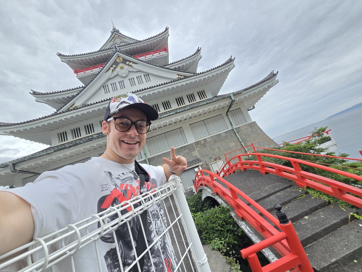 Doogs97x's tweet photo. Atami Castle 🏯! 
Taking the cable car up was amazing and gives an amazing view of the entire city! It's a good thing I'm not afraid of heights 😅. The sun wasn't fully out, but at least it wasn't raining! https://t.co/lWnCTQTKGd