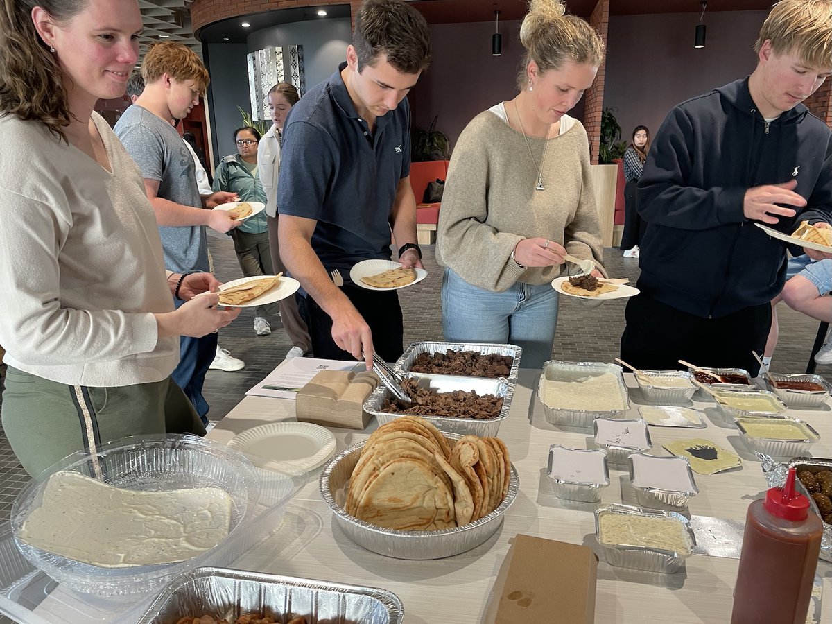 GeniusReFi's tweet photo. Hunger games. So pleased we could shout lunch today for students on the The King's Trust enterprise training workshop pilot program hosted by @LincolnUniNZ. https://t.co/qiwjZlvXtI