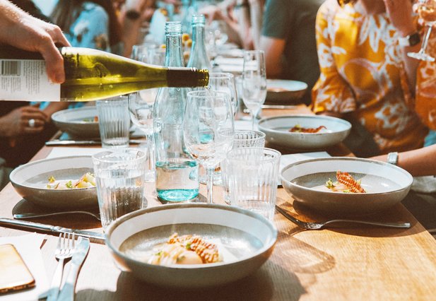 ASEBOR_Ribera's tweet photo. 🍷🥘 Un estudio analiza el impacto del consumo de vino en la dieta mediterránea y su positivo efecto en la salud emocional https://t.co/9U4sYhPcml @revistaenologos https://t.co/Cj7M0efPRQ