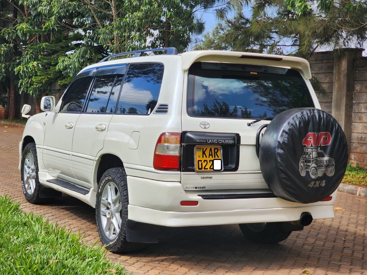 JaMtoka's tweet photo. - 1999 Toyota Land Cruiser 100 Series 🇯🇵 (HDJ100)
- KSh2.85 Million
- Fuel Tank: 96L
- 7-10km/litre
- Mileage: 216,177km
- Location: Nairobi 🇰🇪 
- +254733665551 (WhatsApp)
- michael@beyondtarmac.co.ke 

- 4.2-litre I6 Turbocharged Diesel with Intercooler, 24-valve SOHC (1HD-FTE)
- 204bhp @ 3400 rpm
- 430Nm @ 1200-3200 rpm
- 4 Speed AT
- 4WD with Low Range Transfer Case, Torsen Centre Differential and Adaptive Height Control

- 2 Airbags 
- Global Outstanding Assessment (GOA) Impact Absorbing Body Structure, with Reinforced Cabin

- Alloy Wheels
- Fender Wing Mirror
- Fog Lights
- Sunroof
- 5 Leather Seats