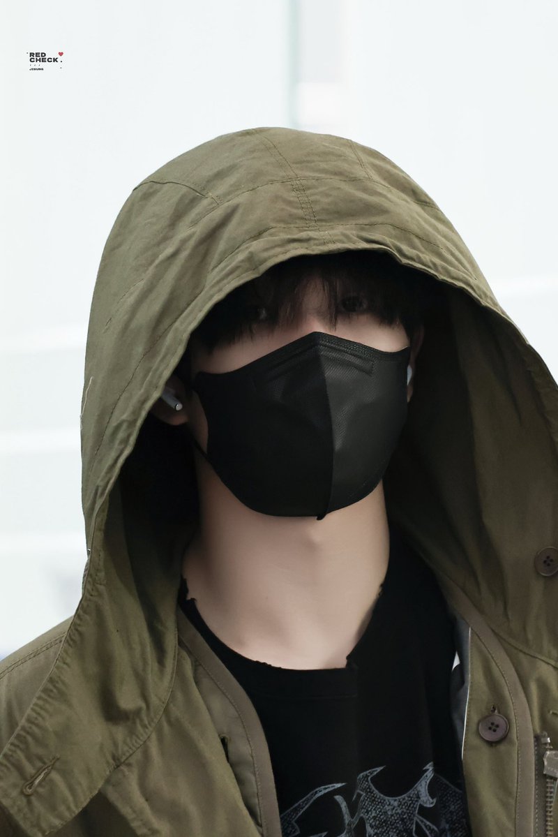 redcheckJS's tweet photo. 260604 ICN 🛫

#박지성 #JISUNG 
#지성 #チソン #NCTDREAM https://t.co/WKX70dgvCH