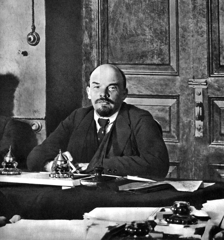 jacksonhinkle's tweet photo. ✅FACT: Lenin was a HERO! https://t.co/WbRNYdO95S
