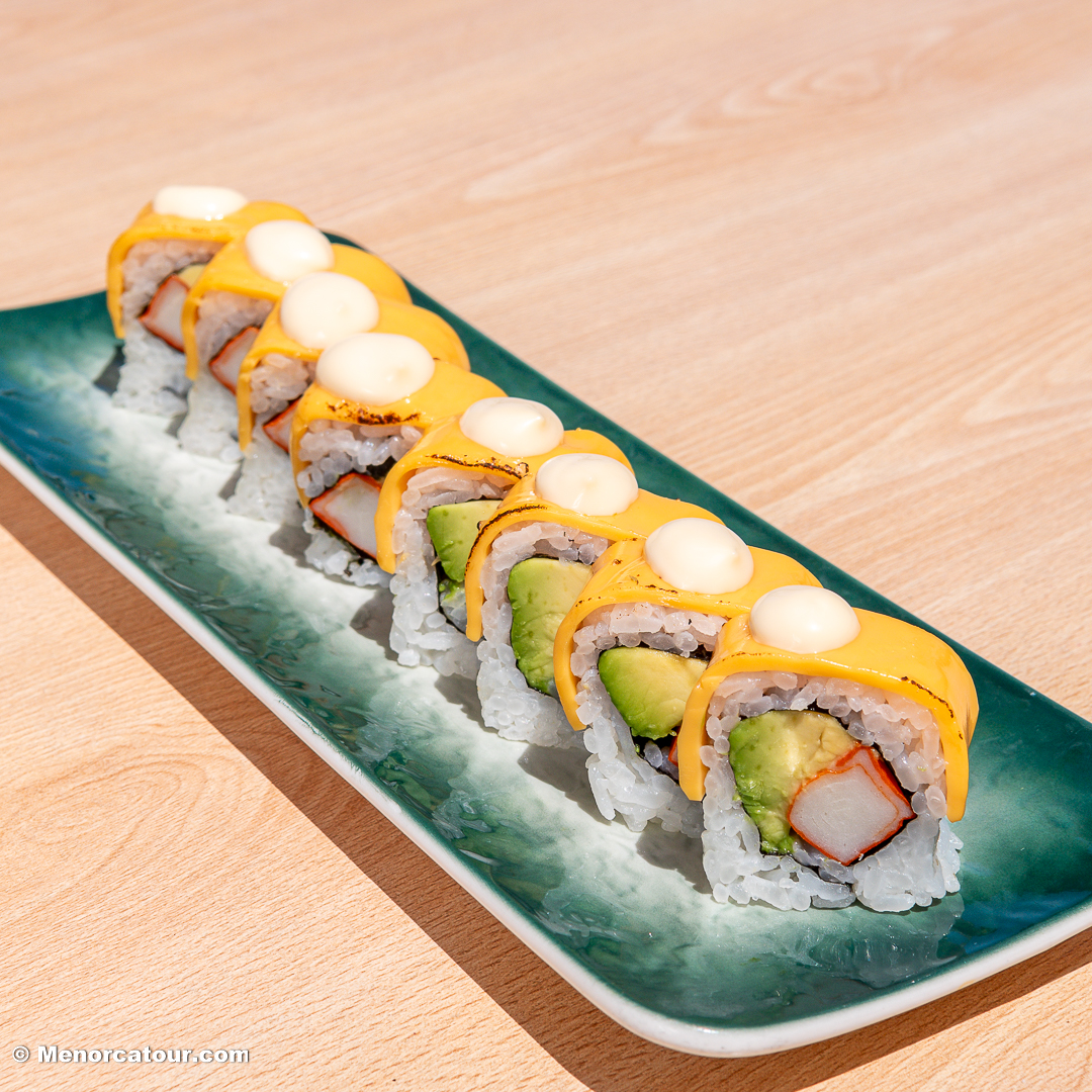 MENORCATOUR's tweet photo. Restaurante El Puerto Asiático🍥🍣🍱🍜

🏠  Moll de Llevant, 298 - Mahón
📞  971 35 11 40

#menorca #restaurantesmenorca #gastronomiamenorca #comerenmenorca #puertodemahon #portmao #menorcatour https://t.co/3YRNNXAwC8