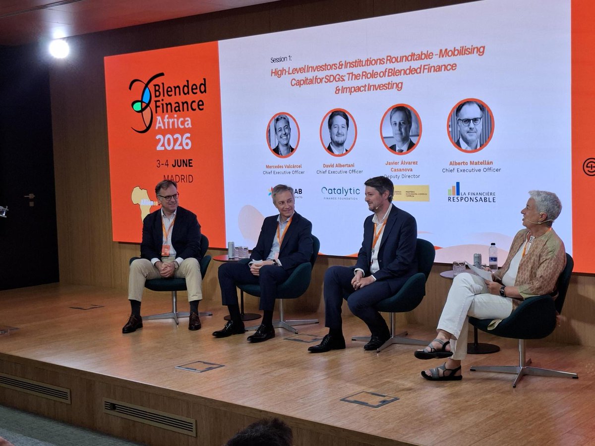 MAPFRE's tweet photo. Alberto Matellán, director general de la Financère Responsable (LFR) - #Mapfre, participó en #BlendedFinance Africa, donde subrayó el potencial de la colaboración entre gestoras y sector público, y destacó África como una oportunidad única tanto en rentabilidad como en impacto. 

También puso el foco en la necesidad de superar barreras y avanzar en el conocimiento del mercado.

#CuidamosLoQueTeImporta #VamosDondeVas
