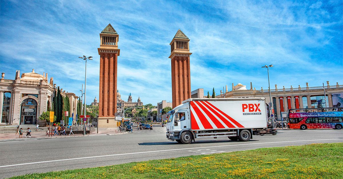 Palibex's tweet photo. Somos los MÁS RÁPIDOS porque la mercancía no puede esperar. Servicios urgentes como 10:00 o a.m. para entregas paletizadas con la máxima agilidad. Nos vemos en @silbarcelona.

https://t.co/i5m2hwPjl3

#SomosLosMásRápidos #TransporteUrgente #SIL2026 https://t.co/MMUSw9UbX5
