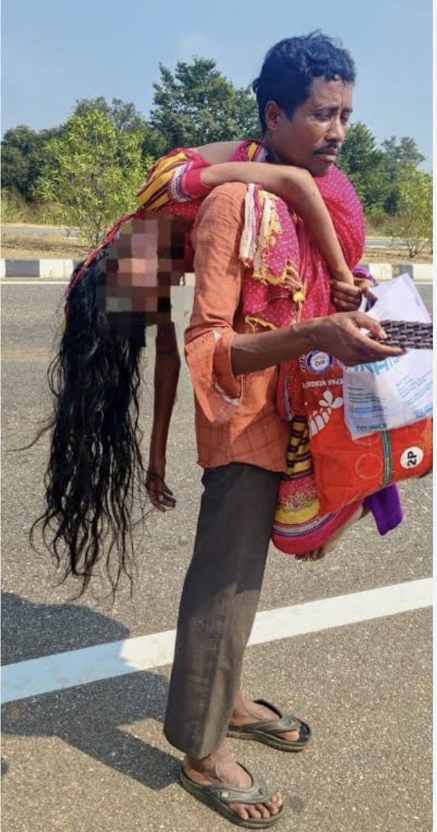 daskprashant's tweet photo. @manas_muduli Here is one more picture from the same state.Sorry - Odisha is no 1 in this. You have Dillip Ray,you have those big business men running Engineering &amp; hospitals.. realEstate is same as https://t.co/dvoqIijsLQ doesnot know how to speak..Max migrant labor from Odisha.. what else?? https://t.co/YonWZJ9AsZ