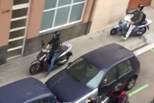 DancsCatalans's tweet photo. A favor.
Així no hi haurà obstacles al carril moto. https://t.co/0tfGDsfJgb