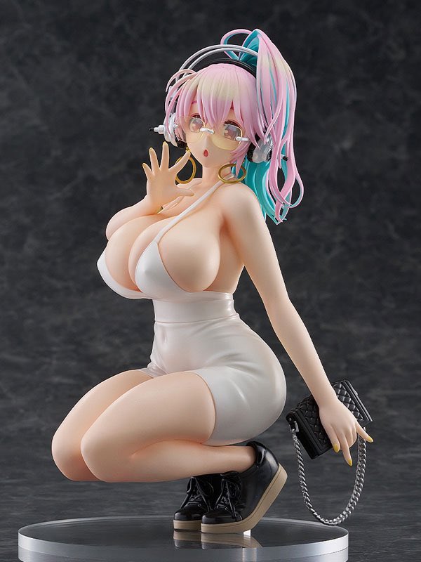 CD0zjq's tweet photo. おはようございます🐰今週もあと２日、乗り切れば休日です。6月予定のフィギュアはプライズの逆バニーそに子が6月4週にリリース。ドレスそに子、コトブキヤのゼニス、グランデドゥル子はまだ発売日確定ではないけどいつも通りなら6月最終週かな。これで予約したのは最後だし、しばらくは落ち着きそう🐰 https://t.co/Lq023yMXHf