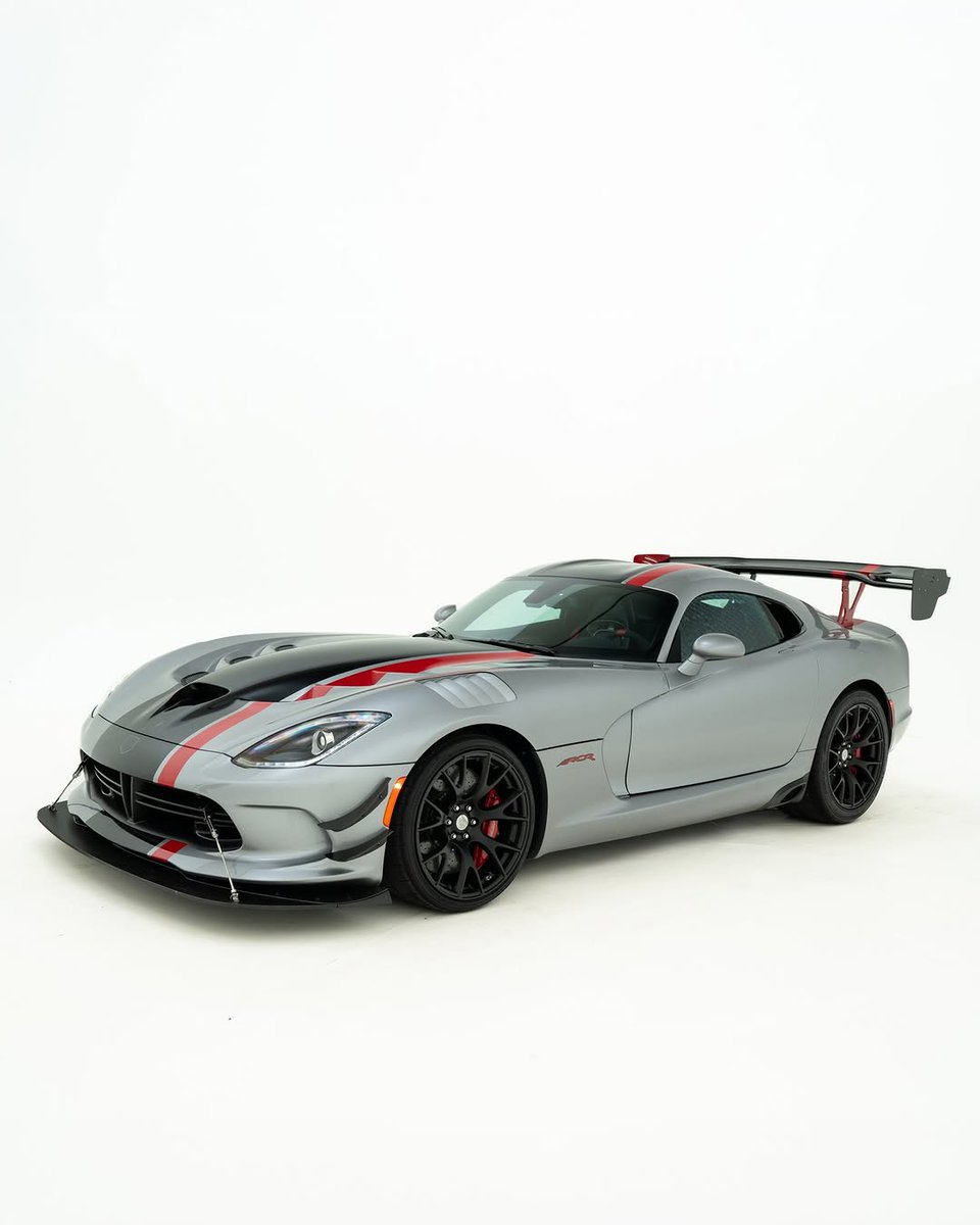 KingOfMopar1's tweet photo. 2016 Dodge Viper ACR Extreme https://t.co/ZVCDevMYpU