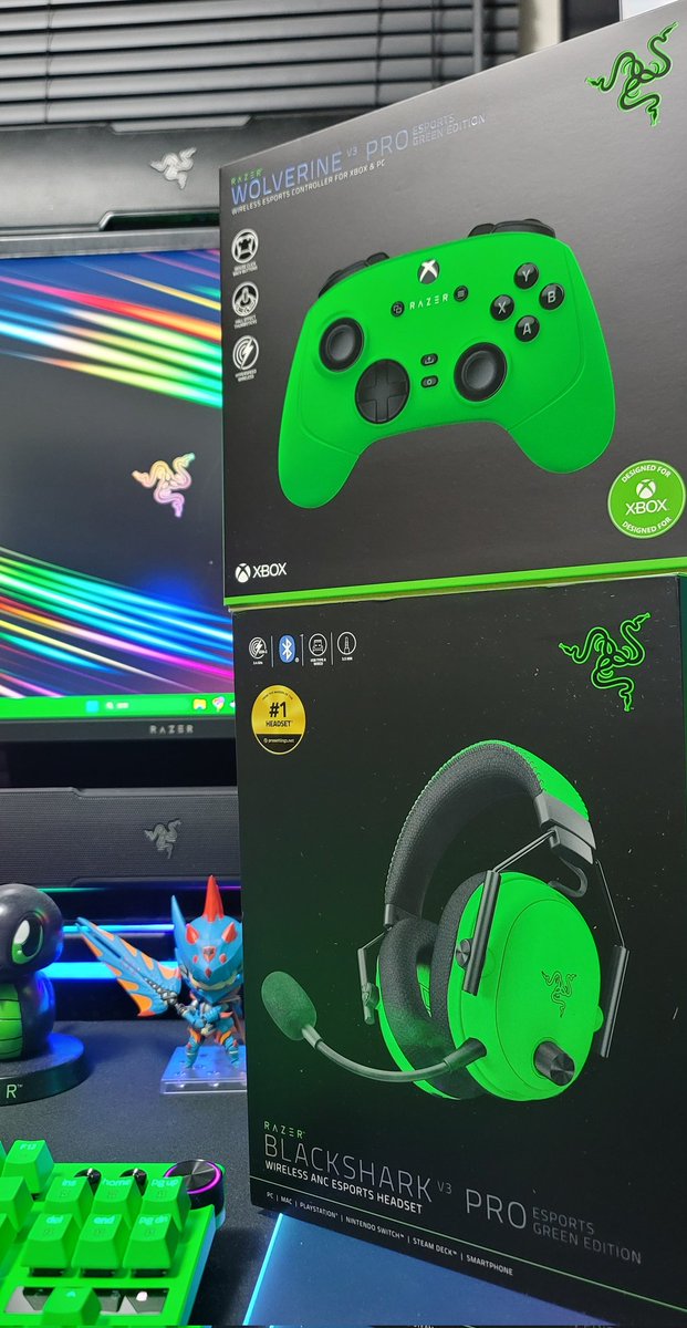 AoharuArchive's tweet photo. またまたまた #Razer 信者活動🎮️✨
💌スペシャルプロダクトコード頂いてしまい通常じゃ買えないEsports GreenモデルのBlackShark V3 ProとWolverine V3 Proが手に入ってしまいました😍💕
緑いっぱい💚💚💚💚Thank you for the Best Gaming Devices!!
#RazerJP https://t.co/HtBn7umOKO