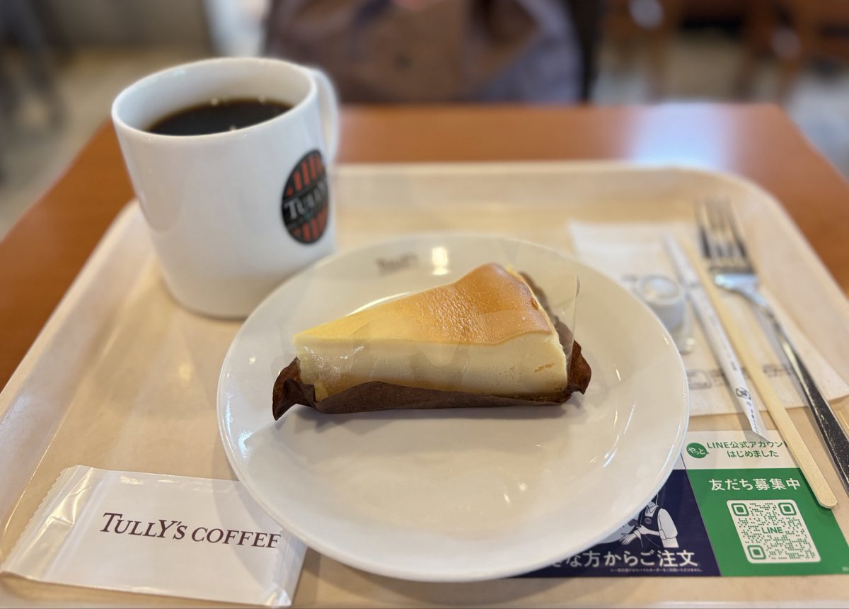 hankorochoco's tweet photo. ストレスがやばたにえんだったので、タリーズで自分の機嫌をとってきました🍰
チーズケーキ最高なんよっ https://t.co/1F8306QZZe
