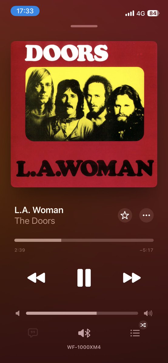 redcherrybar's tweet photo. l.a.woman
聴きようによってはめっちゃカッコ良くも聴こえるし、とてつもなくダサく聴こえたりもする、なんとも不思議な楽曲。思うに、原因の一つはタイトルにあるのではなかろうかと。l.a.womanって。もうちょっとなんかあったでしょうに。
the doors https://t.co/lN4LJ9Oi1W