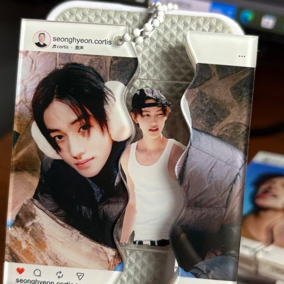 ohseanc's tweet photo. #cortisell want to sell! 
keychain buka tutup seonghyeon 33k
handuk release party fanmade 51k
📍 depok
🍊inc pack + adm 10% https://t.co/yE5Pwrqmtk