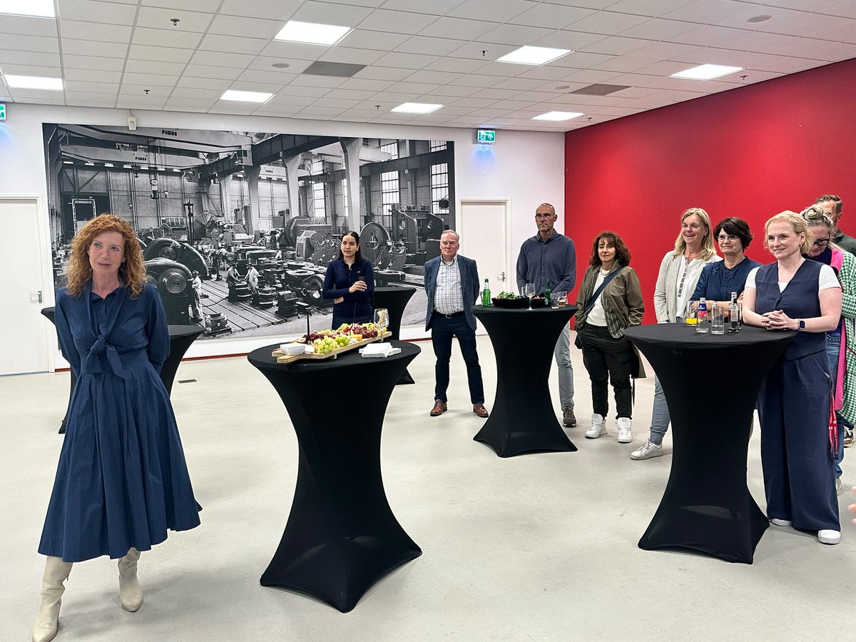 Core_Identity's tweet photo. ‘Don’t wish for it, work for it’.  Elk einde is een nieuw begin! #afscheid #liefleven https://t.co/7yrlCd1wgL