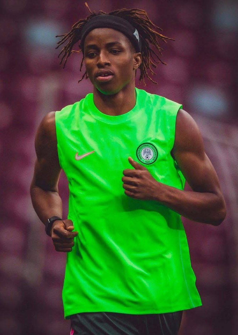 official_esclub's tweet photo. Abdullahi Bewene - what you need to know about the Super eagles debutant 🦅🇳🇬🔥

Not every player arrives with fanfare. Some quietly do the work and bide their time - that is exactly the story of Abdullahi Ibrahim Bewene.

Born in Jos, Bewene began his football journey at TBC Academy before moving to Central FC in Abuja,  quietly building the foundation that would take him to Europe. In the summer of 2023, aged just 18, he made the move to Czech Republic top-flight club FC Baník Ostrava.  Rather than being rushed, he was loaned out to lower-division clubs Havířov and Kroměříž to develop physically and tactically. 

His breakthrough came in the 2025/26 season when he made his first-team debut against Sparta Prague and gradually established himself as a regular starter.  By the end of the campaign he had made 38 appearances across multiple positions, right back, right midfield, and attacking midfielder making him one of the most versatile Nigerians in European football at his age. 

When Bright Osayi-Samuel withdrew from the squad ahead of the Poland friendly, Coach Chelle handed Bewene a late call-up. Within days of arriving in camp, he was handed a starting berth and delivered a debut performance that left Nigerian fans asking:  where did Eric Chelle get this boy from? 🦅