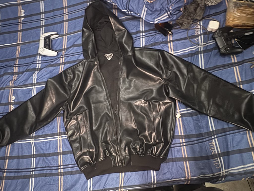 Licitdsk's tweet photo. Licit Jacket https://t.co/wAerEQhp6l