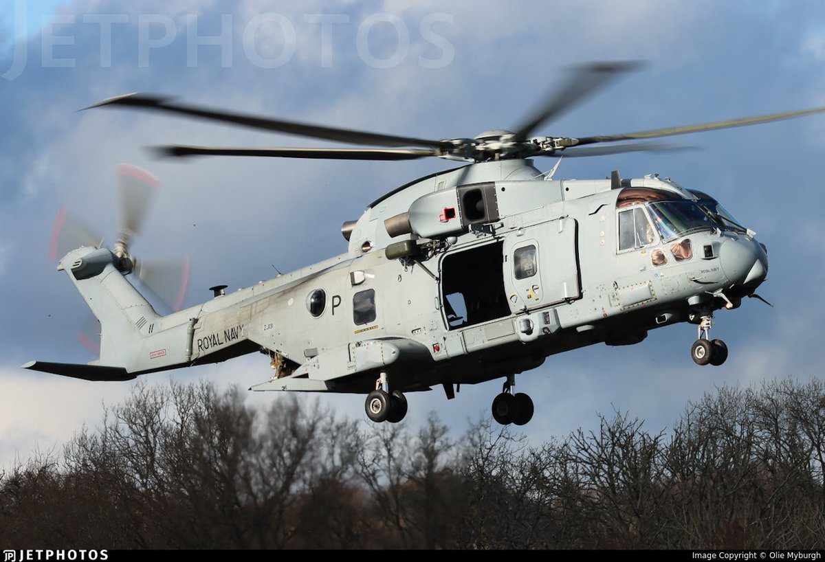 ivancp25's tweet photo. #AccidenteAéreo mortal de #AgustaWestland #AW101 (#MerlinHC4) de Royal Navy Fleet Air Arm de #UK (ZJ131) cerca de #SourtonDown, SW de #Okehampton #Devon #UK 🇬🇧. Sus 3 tripulantes murieron. Bajo investigación. El #Sword01 (callsign) era operado por el 846 NAS. 3 muertos. 03-06-26 https://t.co/VBGJWdpa6B