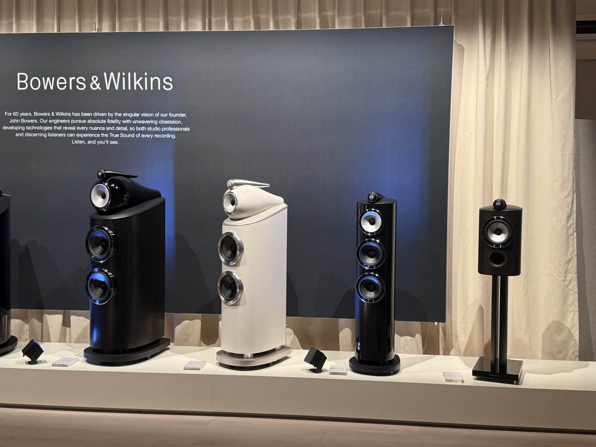 pw_audio's tweet photo. 【ウィーン・ハイエンド】Bowers &amp; Wilkinsの60周年を飾るスピーカー発表！
外観はぱっと見あまり変わらなく見えますが…内部は完全にアップデートされているそうです。
午後にリスニングセッションも予定されているので、詳細は追ってレポートします！
#HighEnd2026 https://t.co/jgX9s6BZxF