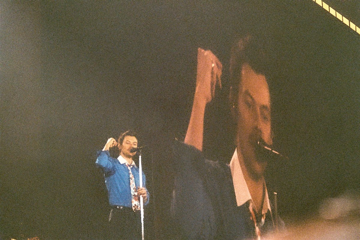 Tere__va's tweet photo. Hii @HSHQ I would love to be your photographer for tonight!  I will be attending tonights show with my mom and it’s gonna be her first time in the pit! I would love to capture everyone and everything, pretty please!!💕💕 https://t.co/VYEXMeYNlH