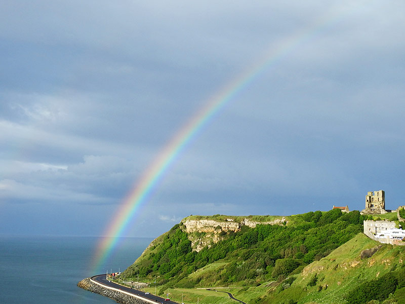 FeelBetter2day's tweet photo. Worth the showers to see rainbows #Scarborough https://t.co/f0fWOmpAg6