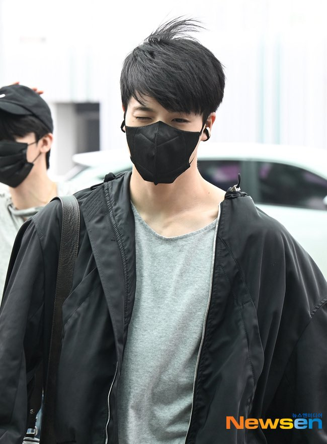 silence423_nm's tweet photo. โน่มิน = ตัวแม่แพ้หมาเด็ก https://t.co/68aFERKjWk