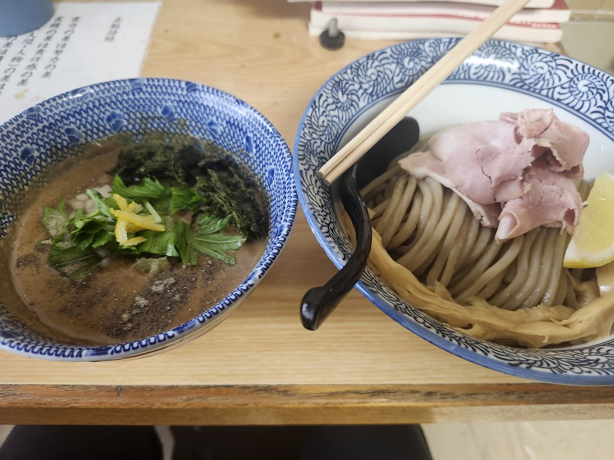 v4z9BMhlyKTf61r's tweet photo. 狼煙本店で試食🍜煮干しつけめんにローメン。私も狼煙で限定つくります。 https://t.co/C37YN5Tc6l