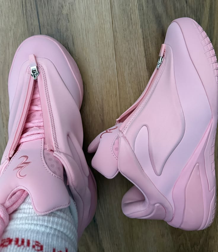 Simon04440's tweet photo. Cop your SHAI yet or are you still contemplating? https://t.co/fOMX1pJASc