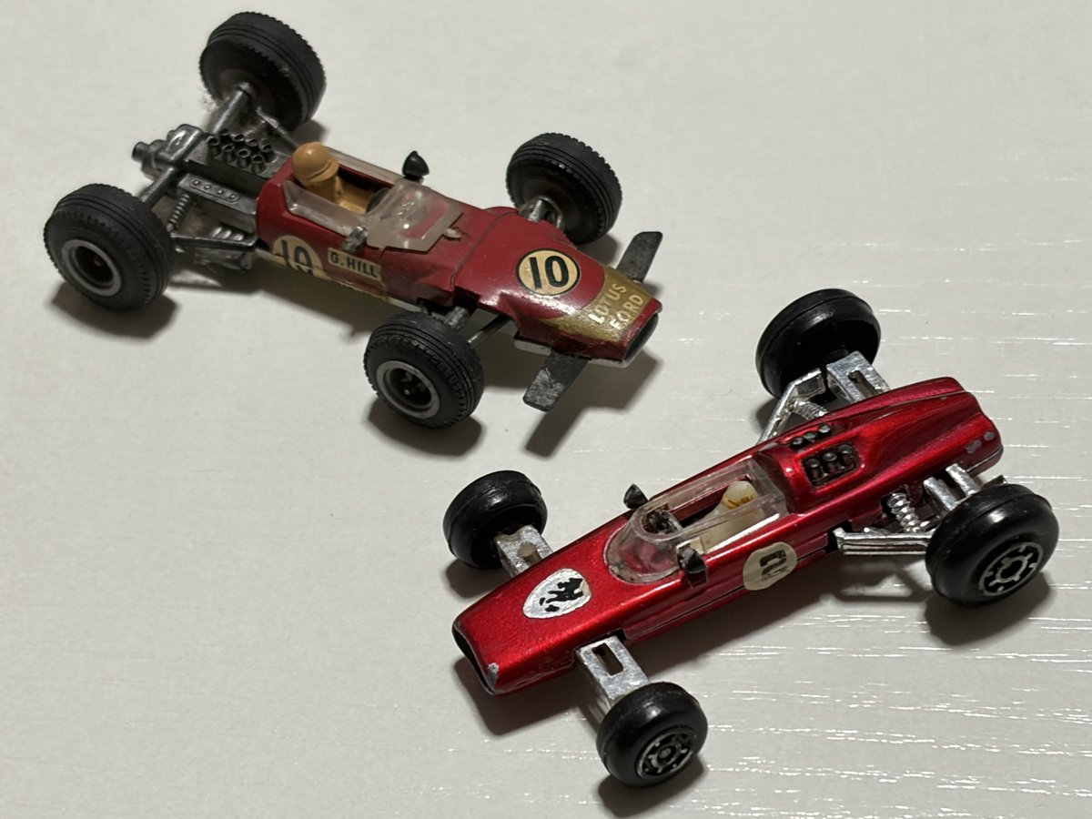 spada8877's tweet photo. フリマでの購入品　各100円✨　

チープ系や���ジョなど　

レトロなF1たち　良き✨　

ジプニーのプルバックミニカー
雰囲気バッチリですね😄😄　

#チープミニカー　#ミニカー https://t.co/ynE3j0I5Ju