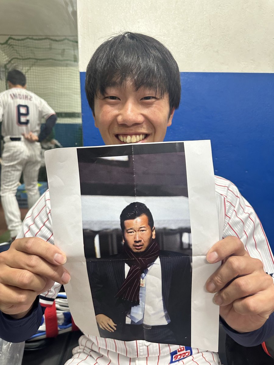 swallowspr's tweet photo. 本日の円陣
#swallows
#燕心全開 https://t.co/AkBd57F0ot