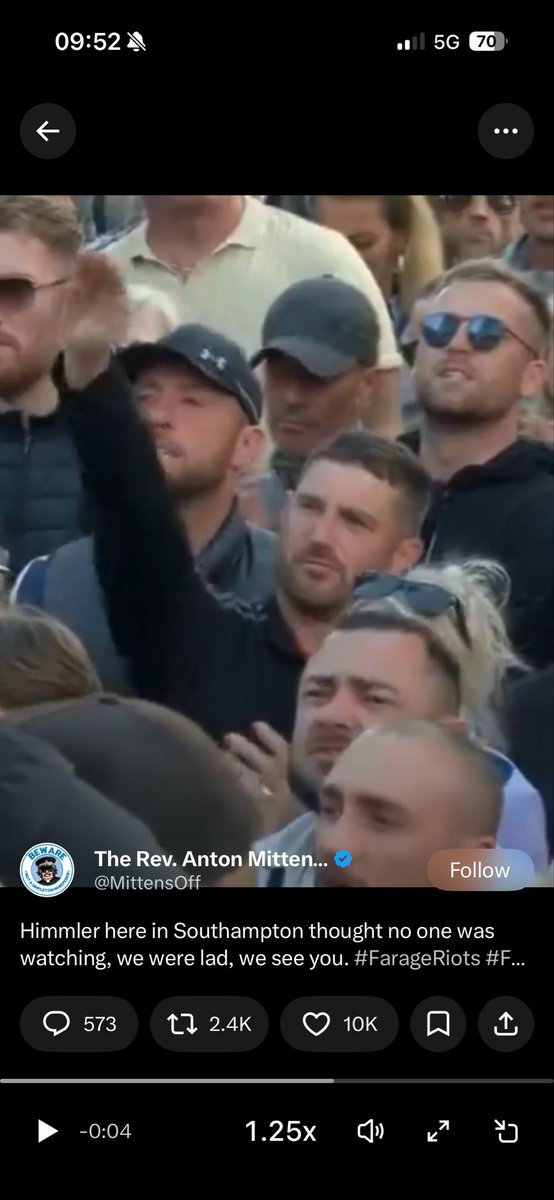 af24007's tweet photo. @Broken_Spirit0 @ArsenalSamuel1 @Wilts_ffc @Jai_Mcintosh Here ya go divvy, don’t give me that 5 finger bollocks https://t.co/EiU5FNjIX7