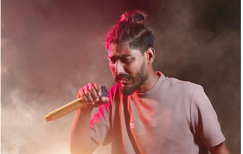 RehanJayawick's tweet photo. President @anuradisanayake has signed off on yet another PTA detention order. This time, 24-year-old musician A. Sathurshan has reportedly been remanded under the PTA over a song. Shameful behavior from a government that promised to repeal the PTA.

Image: Lanka Leader 

#lka https://t.co/9hRytPxzFU