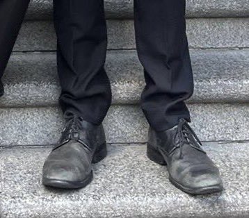 ChrisExcel102's tweet photo. Mmusi Maimane was unemployed for 7 years 

He couldn’t even afford polish before we voted him to parliament 

We gave him a chance and send him back to parliament… today Uyasinyela umsunu wakhe 😭😭😭 https://t.co/p5bs4Mk3lA