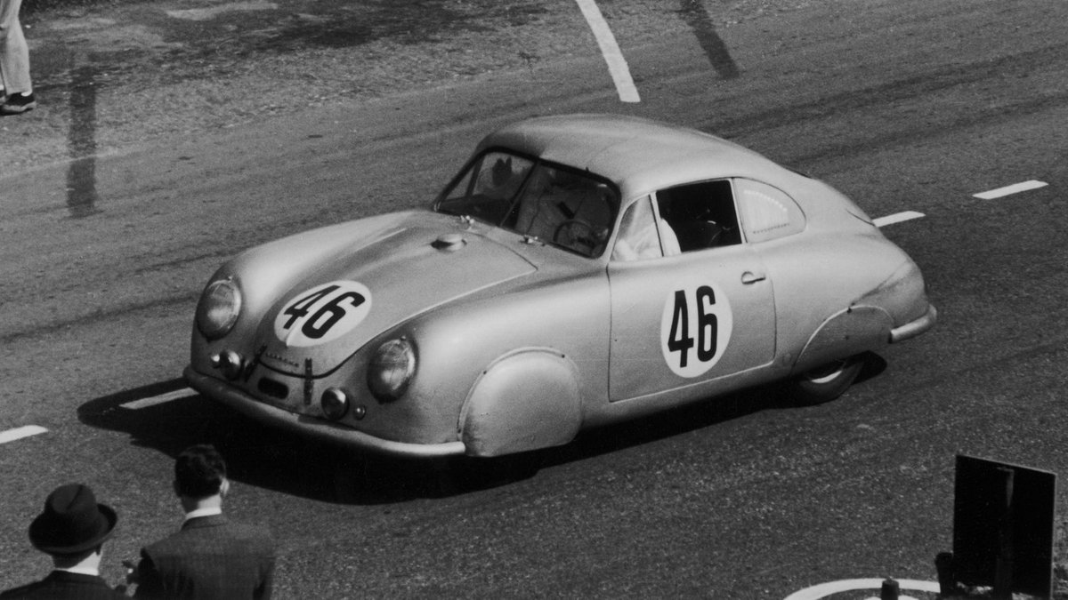 onlyendurance's tweet photo. 75 YEARS: Porsche celebrate 75 years of racing with both Manthey LMGT3 entries carrying a tribute livery to the 1951 Porsche 356 SL Coupé.

What do you think? 💬

@PorscheRaces | #LeMans24 https://t.co/OI5zIQ4RMj