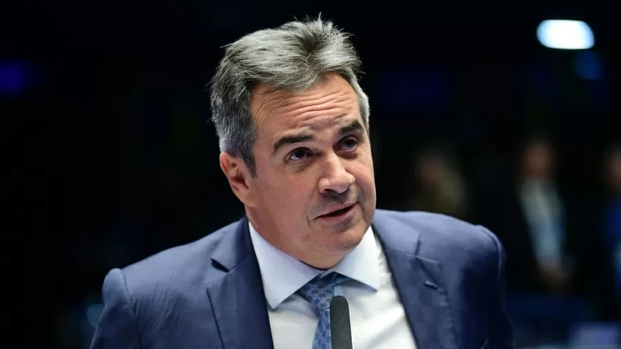 pavarini's tweet photo. MINISTRO DO STF HOJE VAI À MARCHA PARA JESUS

Mendonça manda tirar tornozeleira de irmão de Ciro Nogueira 

Mendonça também liberou que os irmãos conversem. Raimundo era monitorado por tornozeleira desde o início de maio, quando foi alvo da operação Compliance Zero

Ciro e Raimundo foram alvo de operação da PF no dia 7 de maio. Investigações apontam que ele teria recebido R$ 18 milhões em propina https://t.co/tJxweg38i6