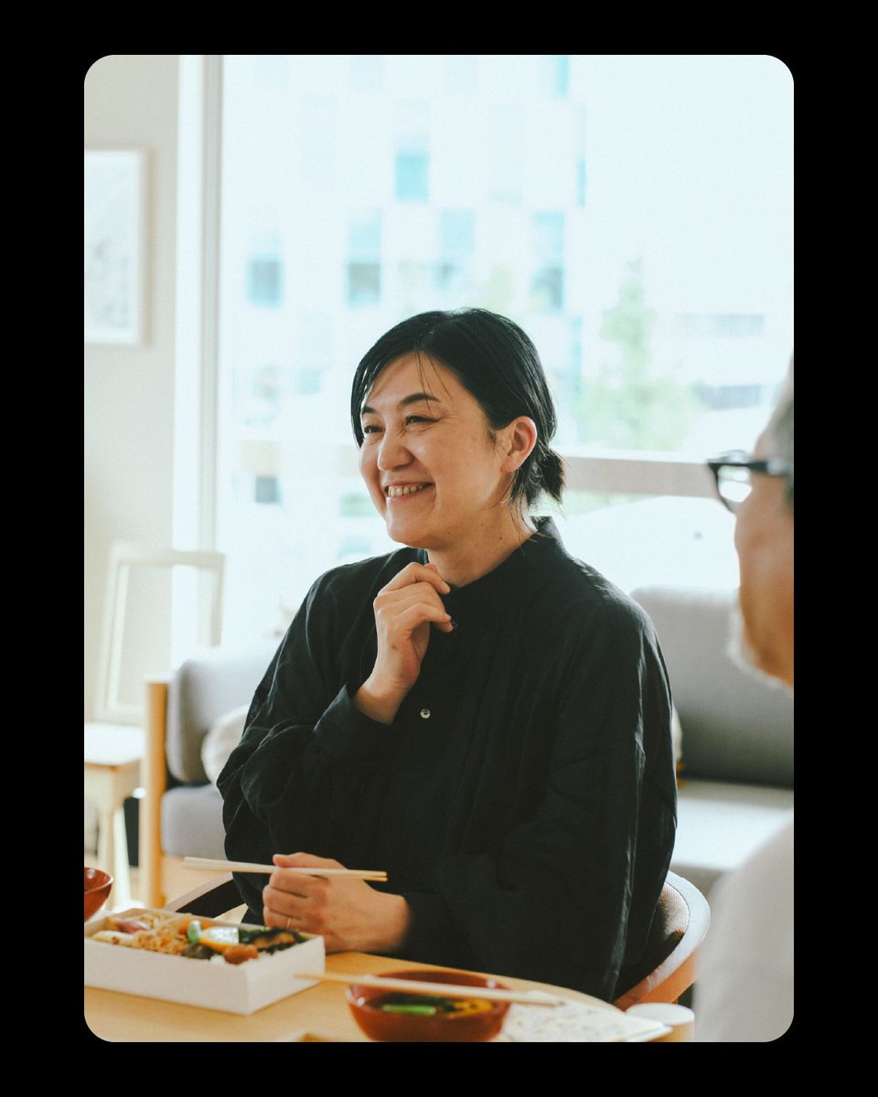 Tarzan_mag's tweet photo. お弁当を箸でつつきながら、大脇千加子さんと旅先で健康でいる方法を語り合う。｜麻生要一郎のテーブル・トーク
https://t.co/DmV686bDCm 

@YOICHIROASO https://t.co/N1aNta0qDT