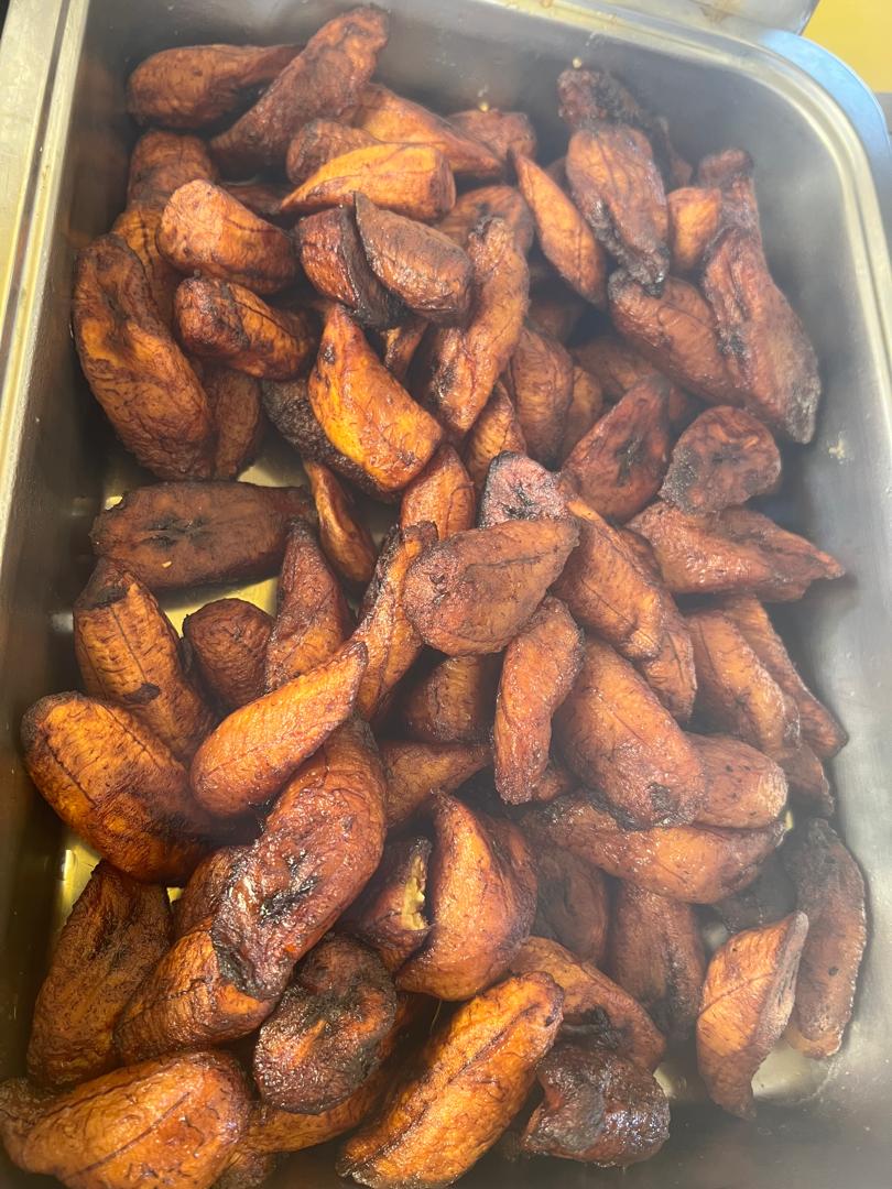 mba_oven's tweet photo. MBA Jollof Rice available at 56 Nii Nortei Nyanchi Street Accra, Dzorwulu every Monday to Friday from 7am to 2pm.
Place your order NOW!
Call 0508615105.
#JollofRice #Chicken #Fish #Egg #Meat #Wele #Salad #Spaghetti #Sausage #Shito #Stew #Plantain https://t.co/7vsropR3kF