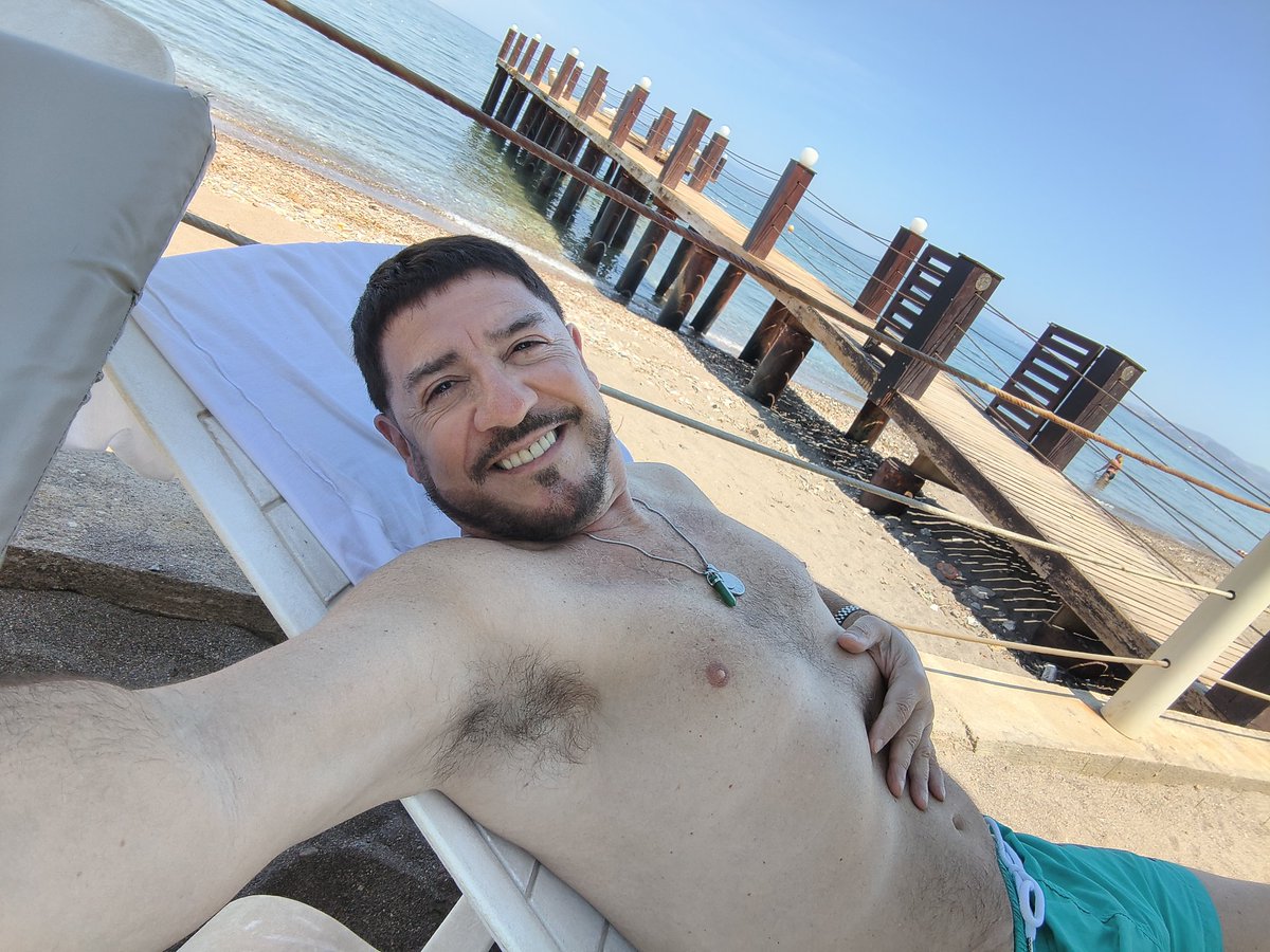 djtrotex's tweet photo. Acá de vacas. Tachando otro de los mares de la lista. Mar Egeo. Buen jueves gente linda. Matecitoooooo jajjajj, falta poco para el regreso. Abrazos a todos. #JuevesDeExhibición #BuenosDíasATodos #Axionate #SoloSeViveUnaVez #Kusadasi https://t.co/xTHPjOTlZa