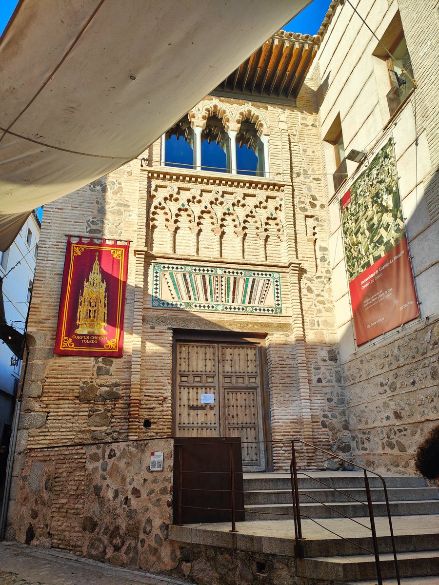 BibliotecaUCLM's tweet photo. 📢 Hoy, #Corpus:
Abren solo 👉 Bibliotecas Generales, Talavera de la Reina y EIMIA Almadén
❌ Resto cerradas
🔗 Más info:
https://t.co/Is6a0x9BMS
💪 ¡Ánimo con los exámenes! #BUCLM https://t.co/q1vTjrCjbj
