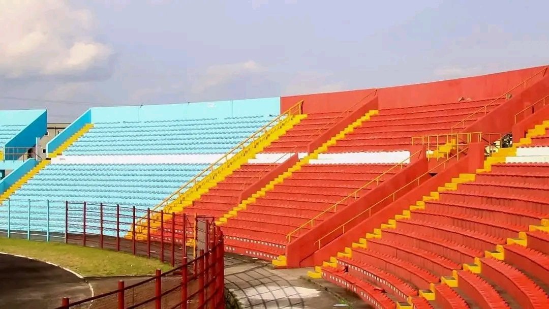 Greatman50's tweet photo. Ongoing Reconstruction Of The Yakubu Gowon Stadium In Port Harcourt

It will feature an upgraded mega electronic scoreboard, VIP facilities and others, as part of its renovation to FIFA/CAF international standards.

 #CAF #Portharcourt #riverstate #NPFL27 https://t.co/x9jb6jwTVE