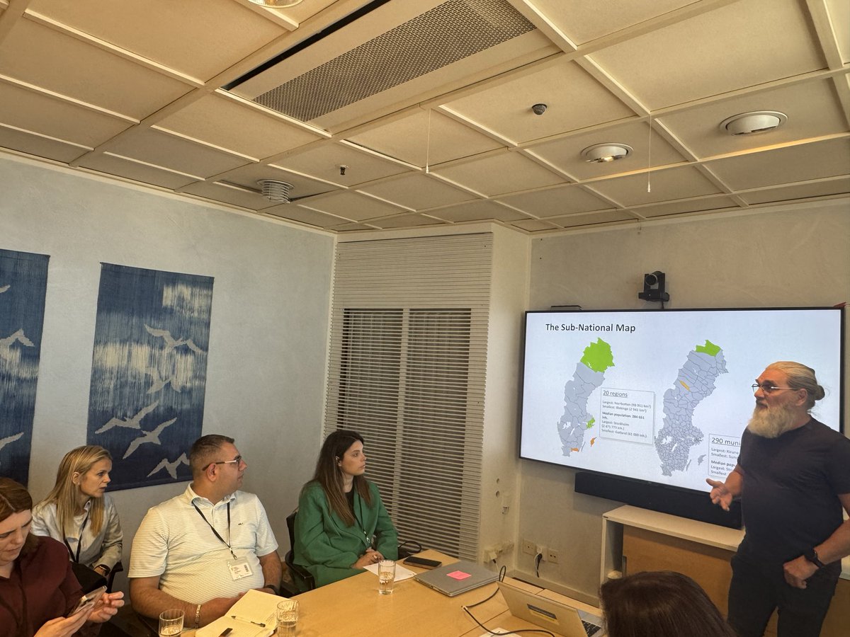UNDPAlbania's tweet photo. @RandiDavisUNDP @SwedeninAL @EntelaLako @etleva_sheshi @ErjolaV @HaklajAlketa @UN_Albania @AlEmbassySweden @UNDP_Sweden A great  session and dynamic discussions with -#SKR — the Swedish Association of Local Authorities &amp; Regions — on how municipalities &amp; regions cooperate to tackle violence against women. 
Real change happens at the local level. 🇸🇪🇦🇱 
@SwedeninAL 
@AlEmbassySweden 
@UN_Albania https://t.co/IxKHcWIS0F