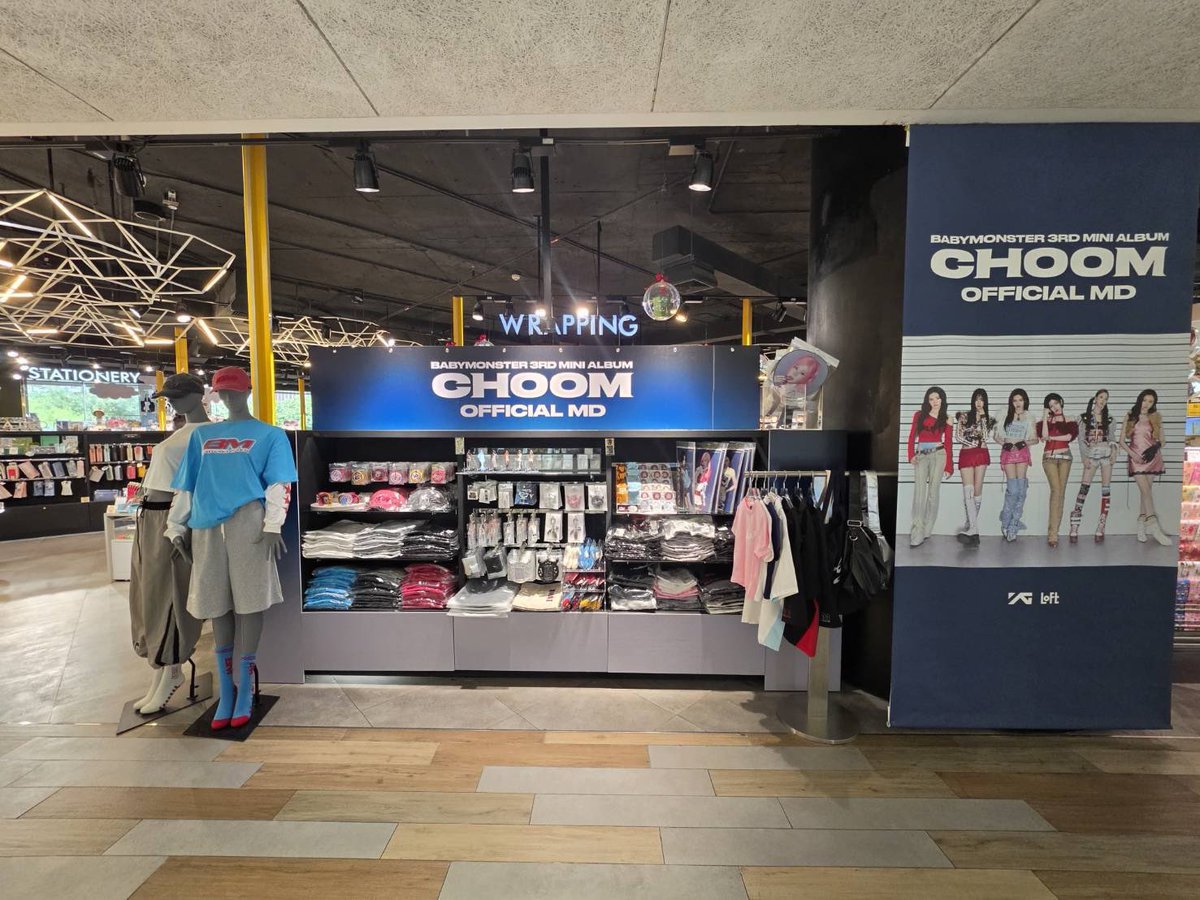 _CQTth's tweet photo. LOFT Bangkok เสิร์ฟ OFFICIAL MERCHANDISE 😈
BABYMONSTER 3rd MINI ALBUM [춤 (CHOOM)] Official MD ตรงจากญี่ปุ่น ✈️
วางจำหน่ายแล้วที่ LOFT Bangkok ✨
📍 Siam Discovery ชั้น 2
📍 ICONSIAM ชั้น 3

🎁 พิเศษ !
ช้อปครบทุก ๆ 1,200 บาท
รับทันที EXCLUSIVE PHOTOCARD จาก 3rd MINI ALBUM [춤 (CHOOM)]
(สุ่มสมาชิก) จำนวน 1 ใบ จำนวนจำกัด

สอบถามเพิ่มเติมที่ @Loftbangkok
รูปภาพเพิ่มเติมในเมนชั่น 👇🏻