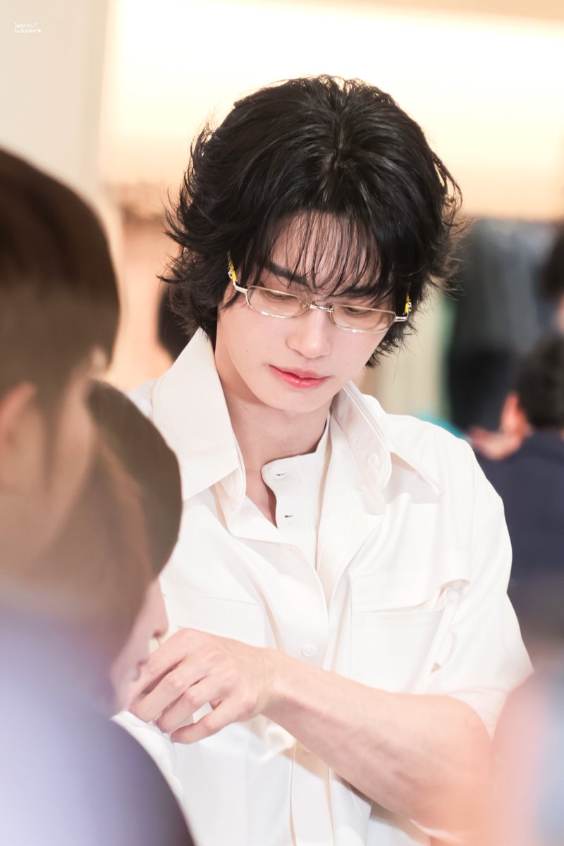 SaturnInOctober's tweet photo. แขนพี่วินนนน พลังอกไก่ต้ม กับเวท 44 กก. 😮😮😮

WIN VEGGIE POPUP ICONSIAM
#WinxGentleMonsterICONSIAM
#GENTLEMONSTER 
#GENTLEMONSTER_VEGGIECOLLECTION 
#GENTLEMONSTER2026 #winmetawin https://t.co/xYOrvz6AbL