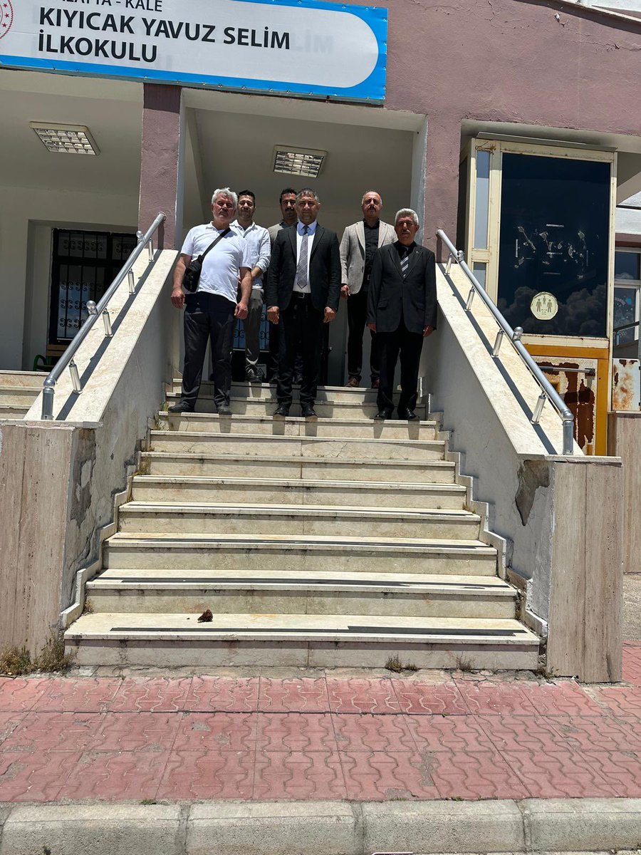 FS_fevzisahin's tweet photo. Kale ilçemizde Kıyıcak Yavuz Selim İlkokulu’nu ziyaret edip üyelerimizle bir araya geldik. Eğitim gündemine dair konuştuk. https://t.co/OqRoFMbeuI