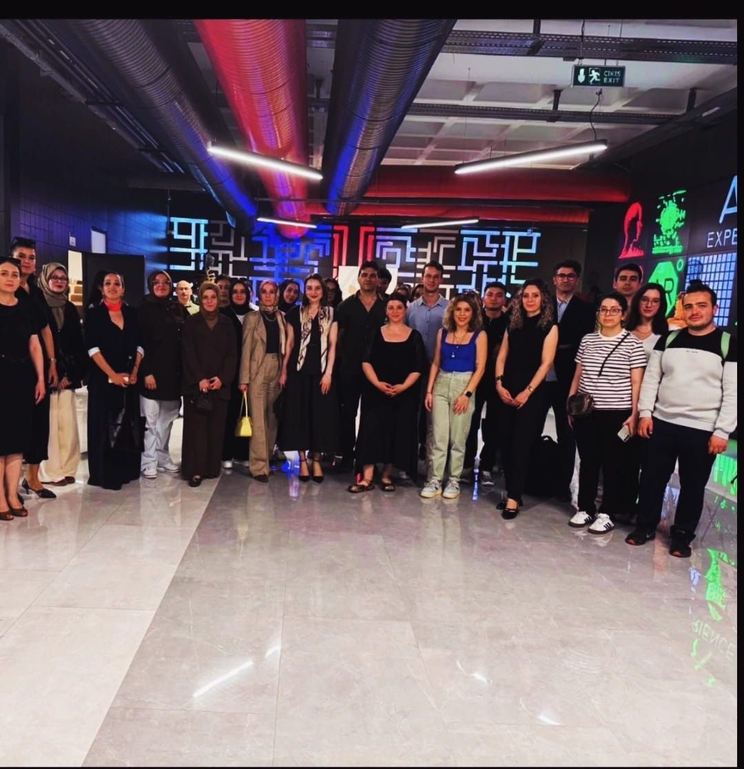 iguiisbf's tweet photo. 💚Sürdürülebilirlikte Küçük Detaylar Sergisi Açıldı!

İstanbul Sıfır Atık Haftası kapsamında İGÜ Halkla İlişkiler ve Tanıtım Bölümü, çevre bilincini sanatla buluşturan "Sürdürülebilirlikte Küçük Detaylar" sergisini açtı! 🌱

#İGÜ #SürdürülebilirlikteKüçükDetaylar #SıfırAtık https://t.co/sVojeoLevd