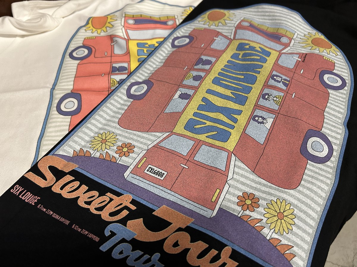lounge666's tweet photo. 【NEW GOODS】

Sweet Journey ツアーT

COLOR:ブラック、ホワイト
サイズ:M、L、XL
¥4,000-

今回のツアービジュアルTシャツです！

6/7 大阪公演より販売します https://t.co/icFXSoxEFS