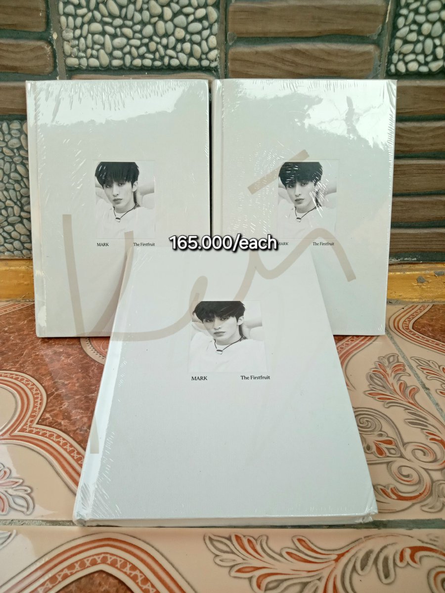 pulcuun's tweet photo. wts pb mark ver sealed 

☆---ready ina
☆---for serious buyer only
☆---splitpay/fullpayment
☆---karawang jawa barat

t. wts wtb pb mark putih mark ver photobook mark

mt after dm https://t.co/uSnhY3y7sL