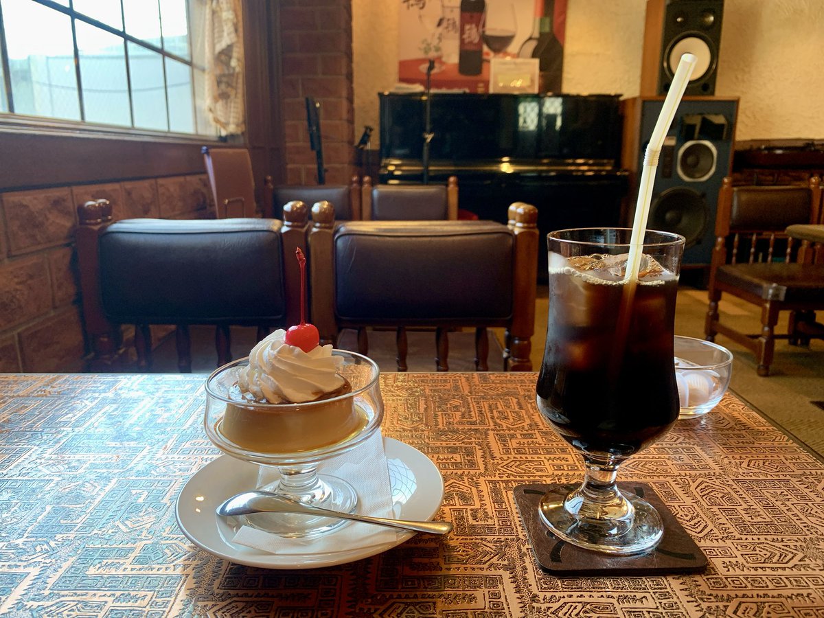 atuyujinjin1126's tweet photo. 鹿角市
Coffee House クイーン@このはな  (旧喫茶クイーン)
1967年頃創業の喫茶店、一旦閉業したが昨年復活してワインも楽しめる喫茶店として復活。

店内の素敵な空間に心温まる。 https://t.co/bEqfx3Qgxz