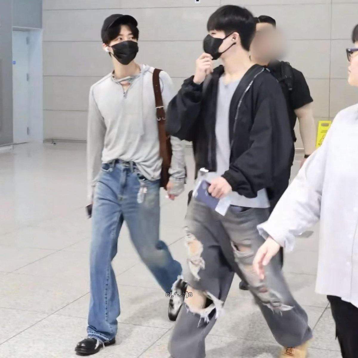O9aamdjd's tweet photo. 뚱땅뚱땅 https://t.co/vocJxtWFhP