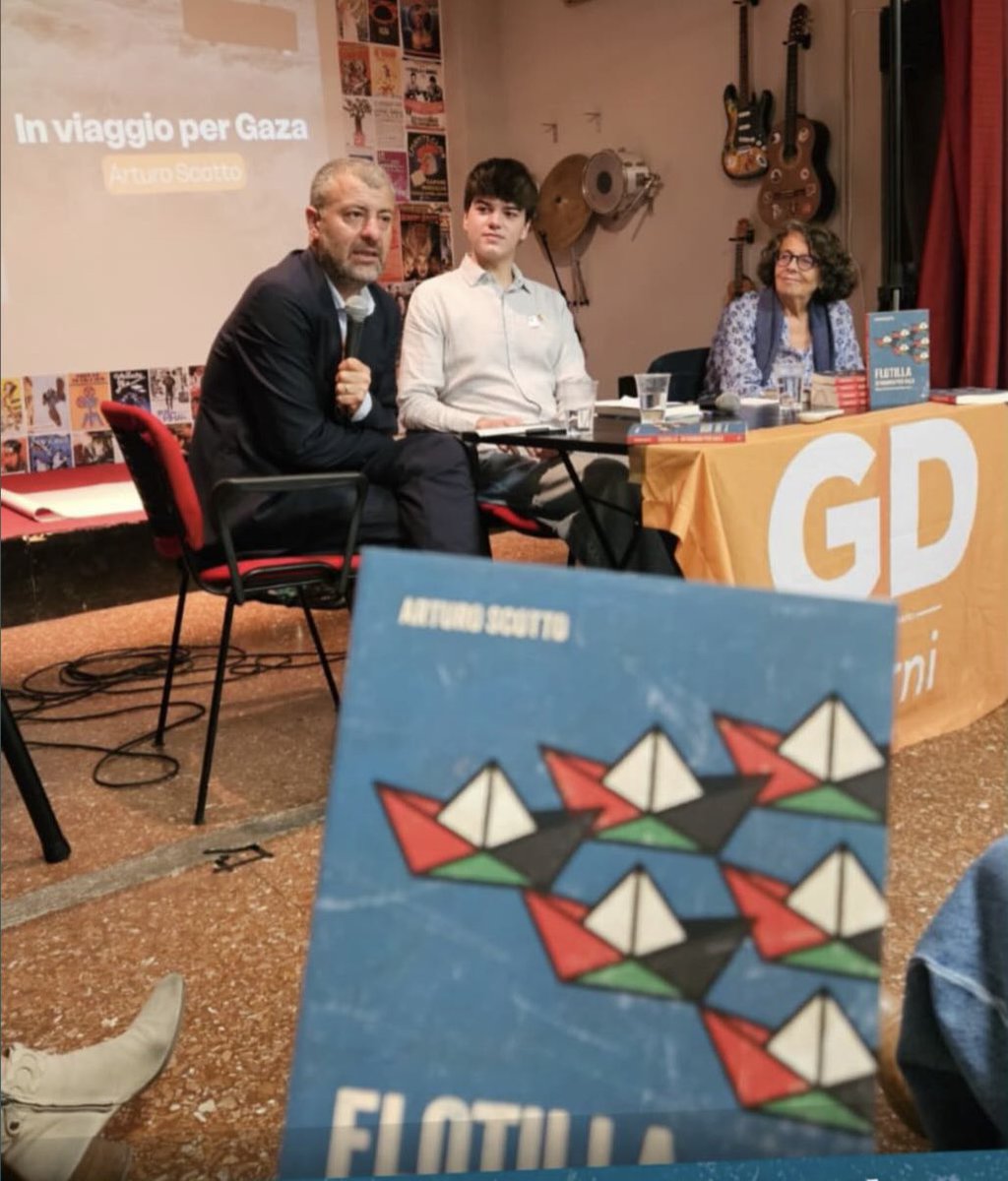 Arturo_Scotto's tweet photo. Per Nethanyahu i leader europei sono “senza fegato”.
Il problema dei leader europei è invece non averlo fermato fatto.
Senza sanzioni, libero di compiere un genocidio.
Ieri bellissima giornata con i Gd Umbria. 
Prima a Perugia e poi a Terni per presentare Flotilla. https://t.co/ek1MsLyi3U