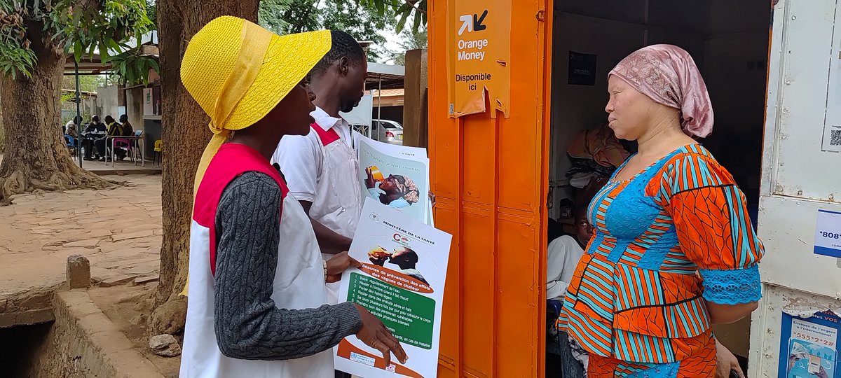 Croixrougebf's tweet photo. Entre avril et mai 2026, nos volontaires se sont mobilisés à Ouagadougou, Bobo-Dioulasso, Kaya, Fada N'Gourma et Ouahigouya pour lutter contre les effets de la canicule.
Résultats :
39 299 personnes sensibilisées
65 980 femmes enceintes accompagnées. https://t.co/SLBqjtUuGD